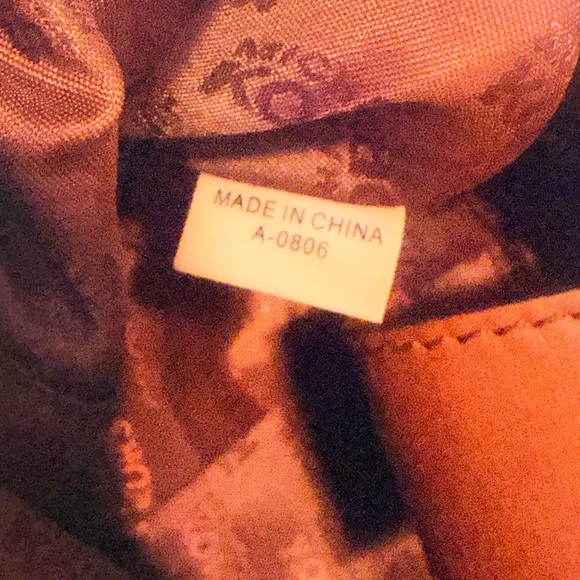 Michael Kors Vintage 2006” Astor Grommet Laced Large Leather Hobo Bag - Picture 13 of 15